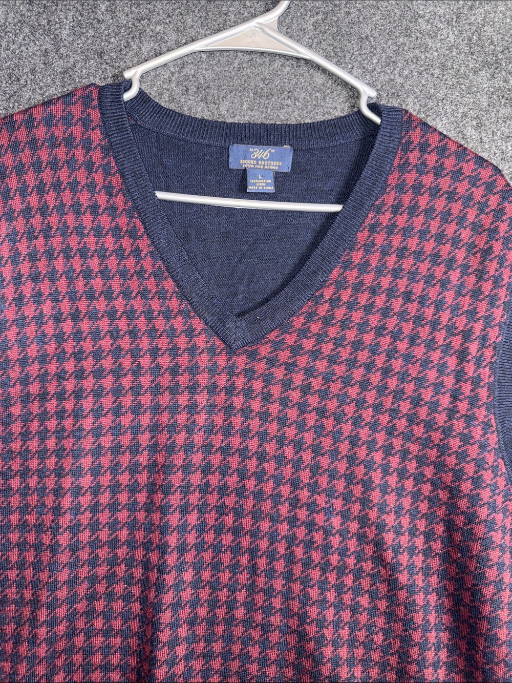 Brooks Brothers Men V-Neck Houndstooth Sweater Vest - Navy & Burgundy